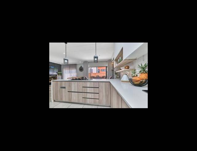 3 BEDROOM TOWNHOUSE FOR SALE IN BARBEQUE DOWNS